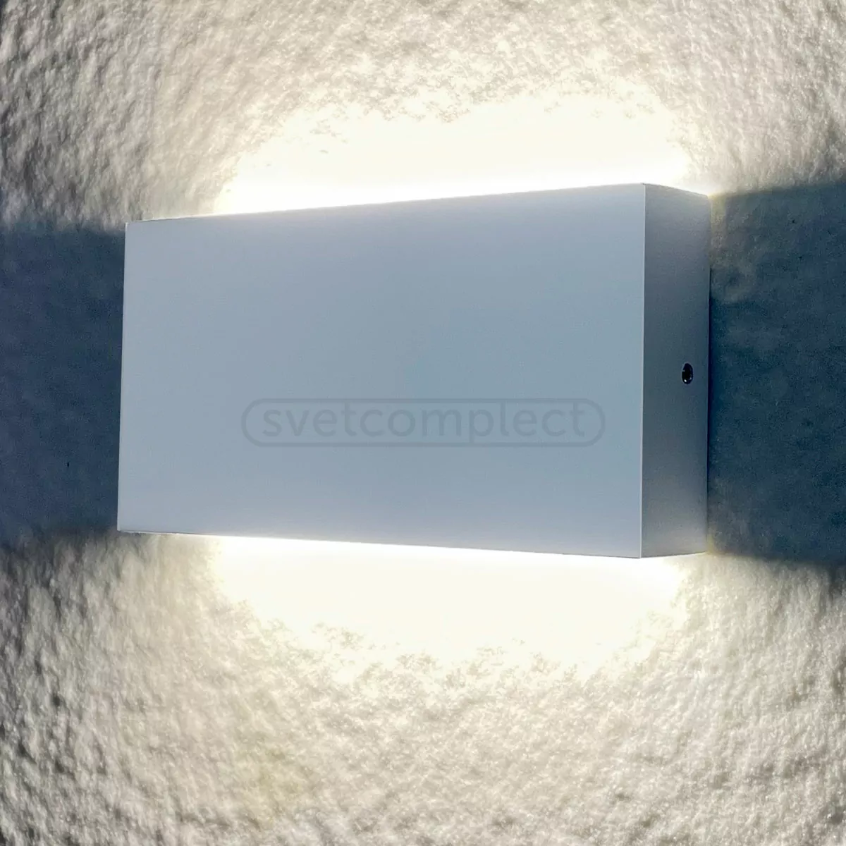 Підсвітка зовнішня Polux CHICAGO LED 2х5,5W, 17см, IP44 Біла Підсвітка зовнішня Polux CHICAGO LED 2х5,5W, 17см, IP44 Біла